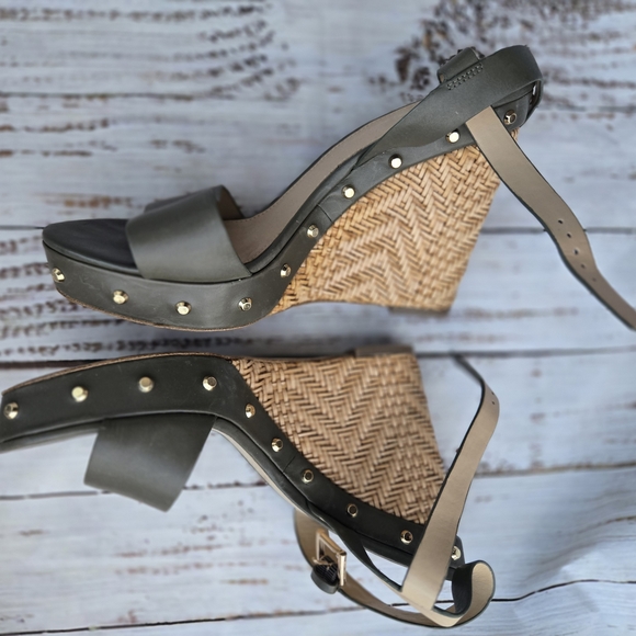 Michael Kors Women's Olive Green Sandals - Picture 4 of 5